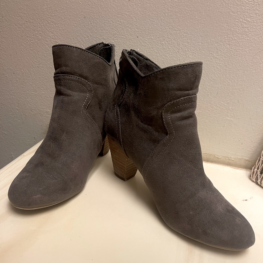 Report suede ankle boots
